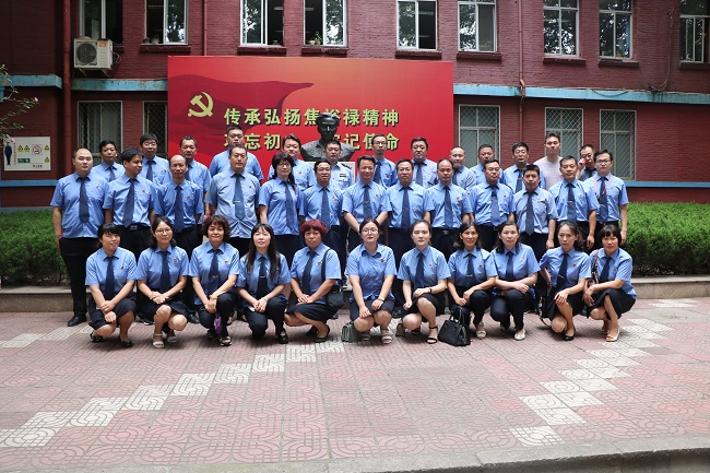 焦裕禄参观.JPG